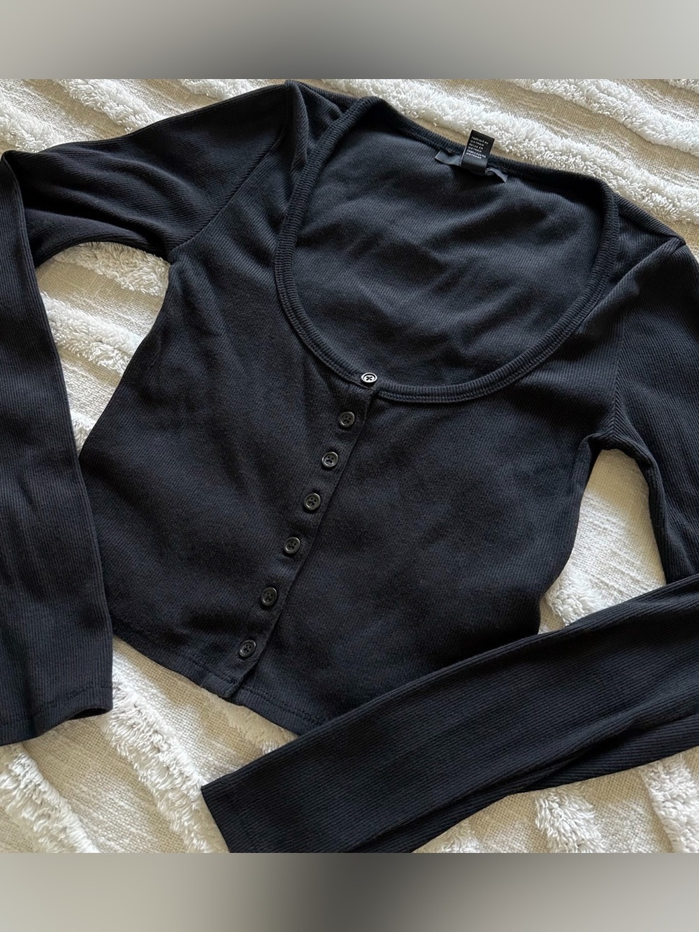 forever 21 black ribbed long sleeve crop tee / size small